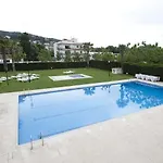 Marina Tossa *