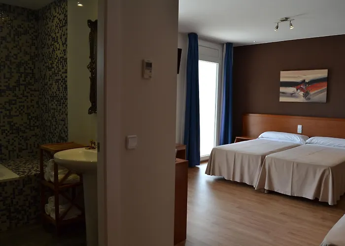 Marina Tossa Hotel *