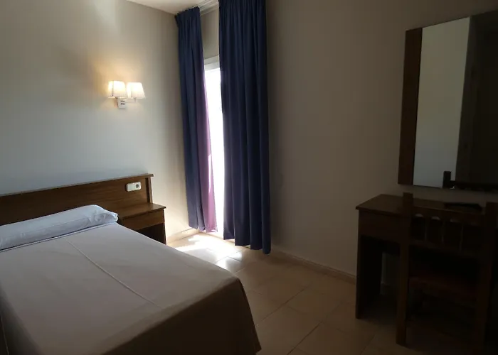 Marina Tossa Hotel *