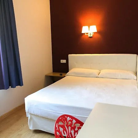 Готель Marina Tossa *