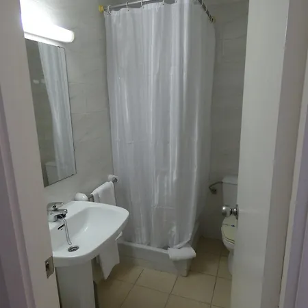 Marina Tossa Готель