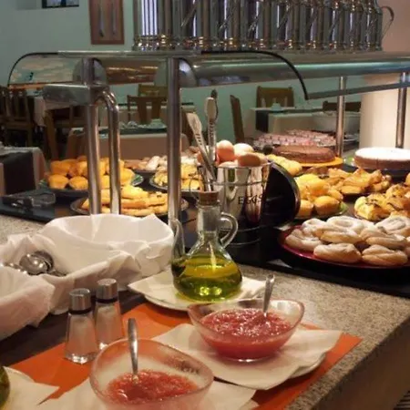 Marina Tossa Готель